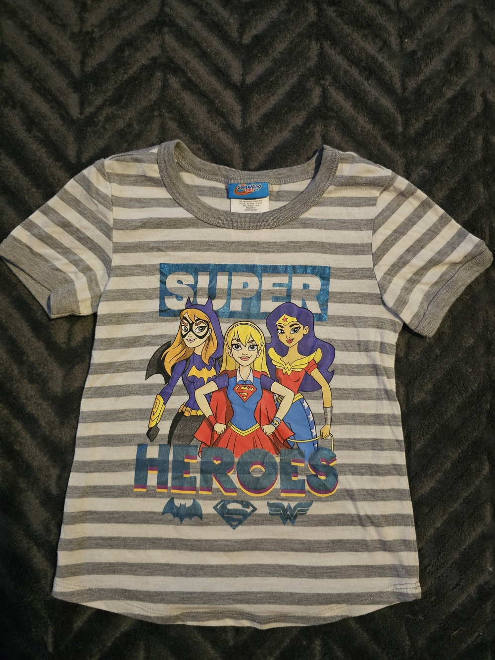 💥 DC Super Hero Girls T-Shirt – Girls Size 6/6X